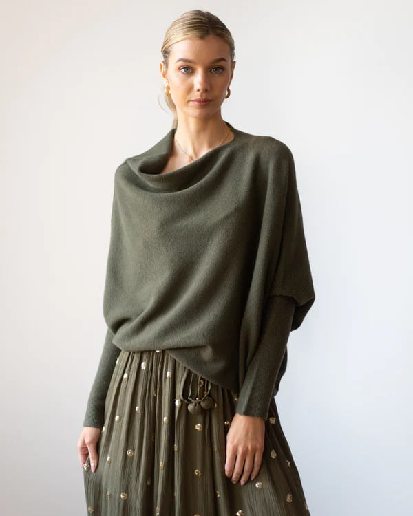 ✨ Kvinnors Asymmetriska Draperade Tröja