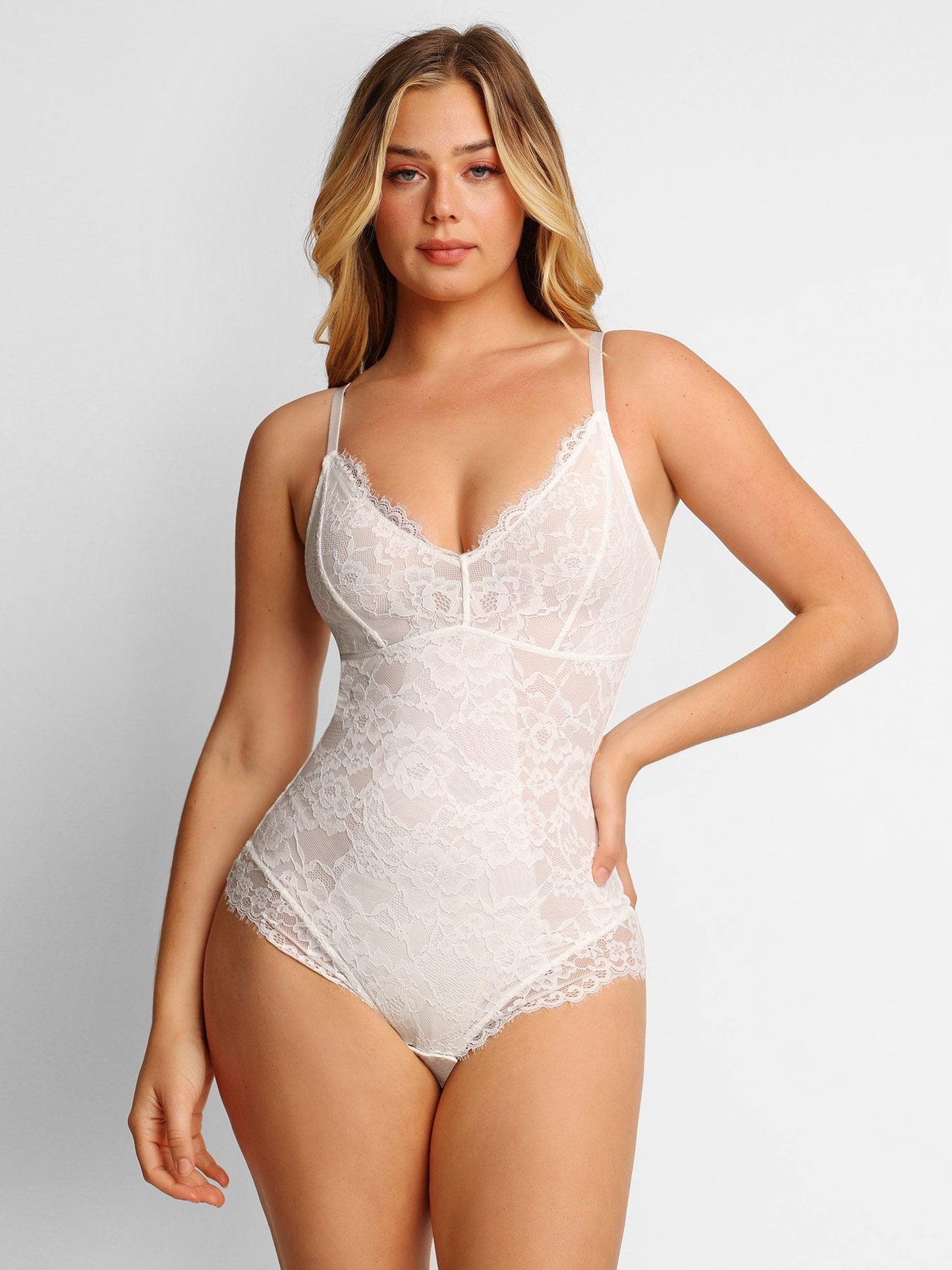 Elegant spetsformande body
